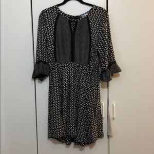 Dress with quarter sleeves